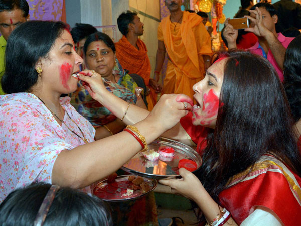 Married women participate in ‘Sindur Khela'
