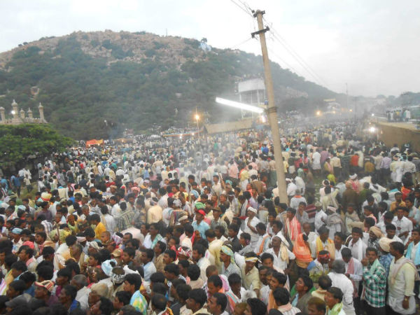 Stampede in ‘Banni Utsavam'