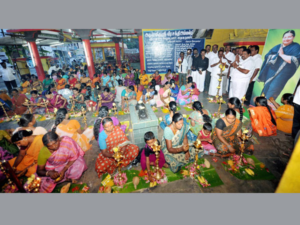 Supporters light lamps at Amman Temple to protest 