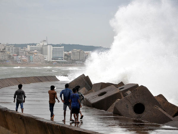 Storm hits Vizag