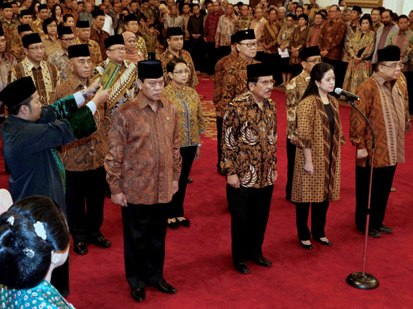 Newly appointed ministers front row from left to right