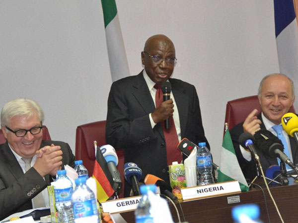 Nigeria in negotiations to free kidnapped girls