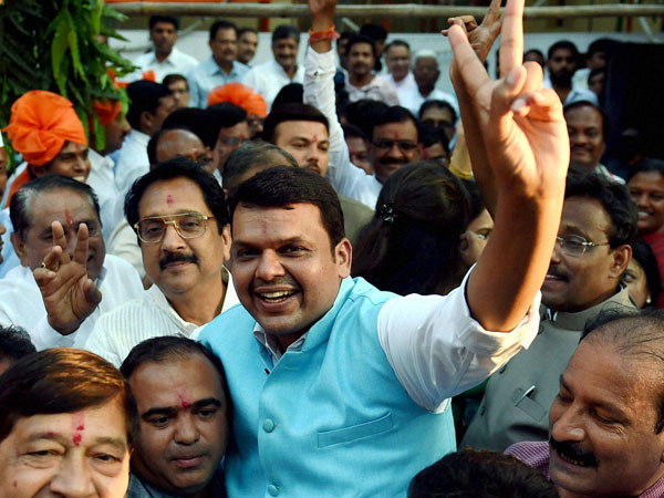 BJP leader Devendra Fadnavis celebrate with supporters 