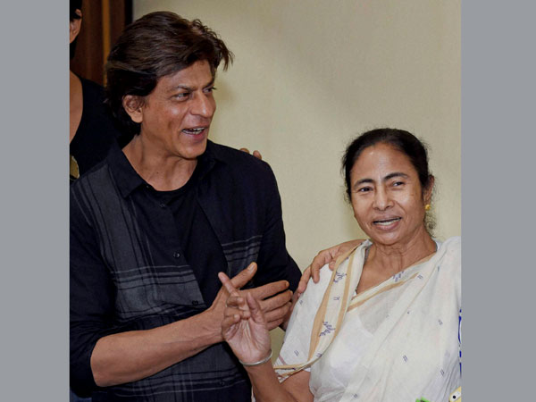 West Bengal Chief Minister Mamata Banerjee with Bollywood actor Shahrukh Khan 
