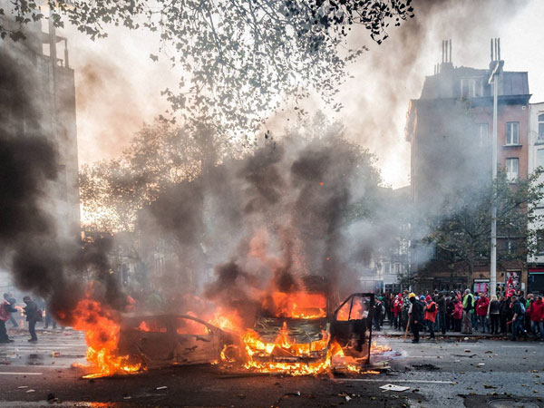 Demonstrations erupt in Brussles
