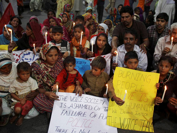 Pak Christians protest in Lahore 