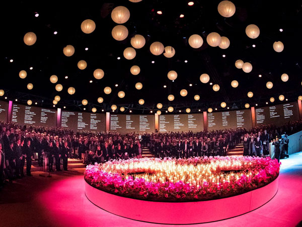 Friends, relatives rememer victims of MH17 