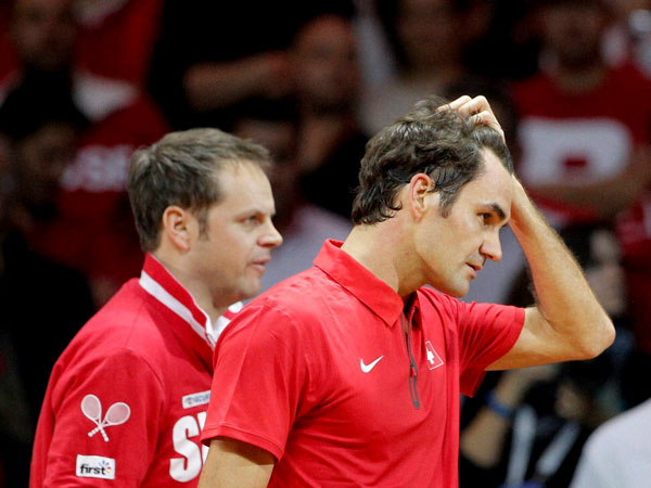 Federer loses against Monfils 