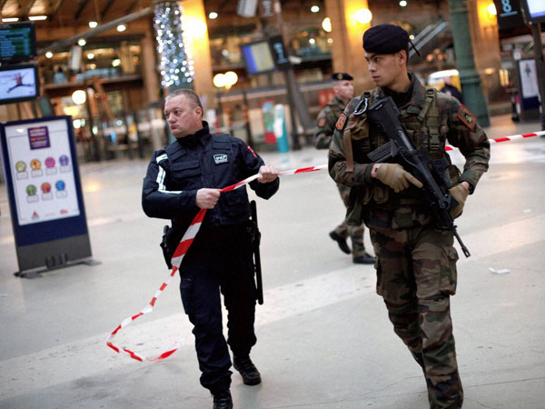 Hostage situation in Paris