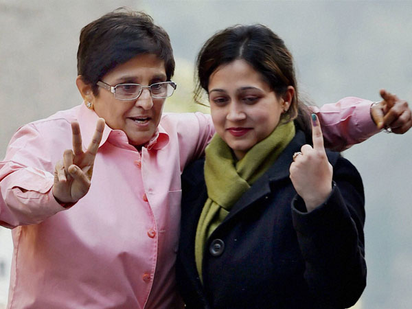 Leaders vote first in Delhi 