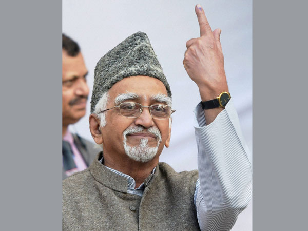 Delhi: Vice President casts his vote Delhi: Vice President casts his vote