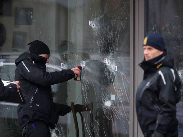 Many gather for Copenhagen vigil Many gather for Copenhagen vigil