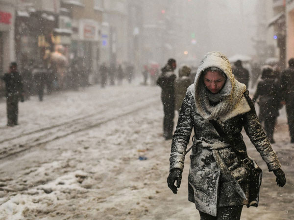 Snow wreaks havoc in Turkey 