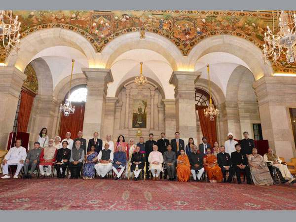 Padma Awards 2015 function at Rashtrapati Bhavan