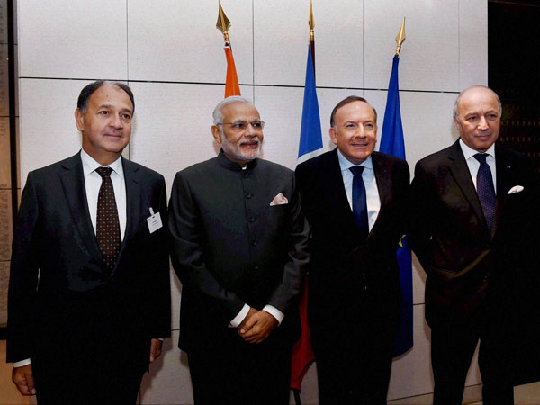 Narendra Modi arrives in Paris