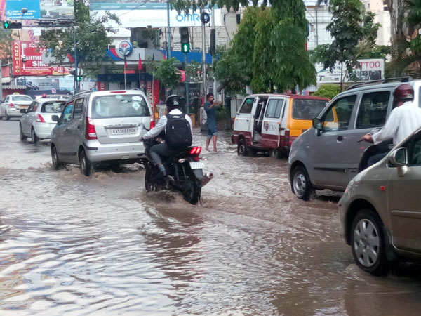 Hours to cross half-a-kilometre stretch