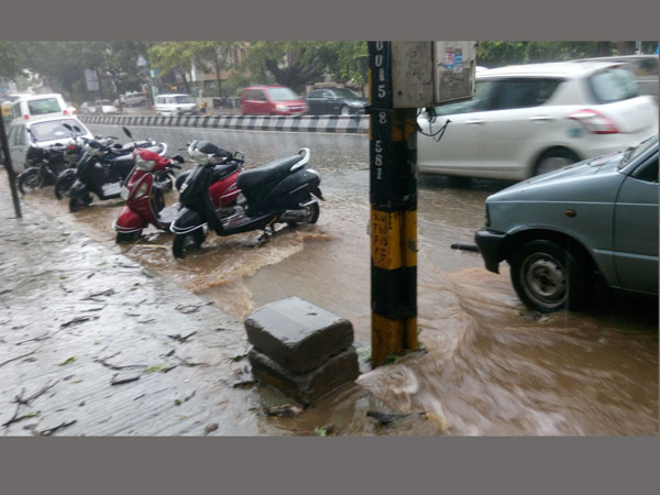 Rain hits Bengaluru