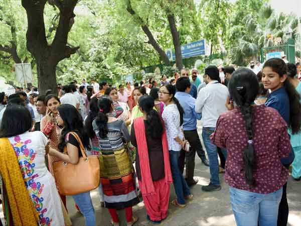 Earthquake: SBI employees, customers come out on street