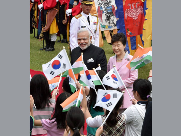 Modi at Cheonggyecheon Stream project Modi at Cheonggyecheon Stream project