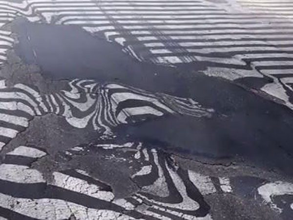 Delhi road melted due to heatwave