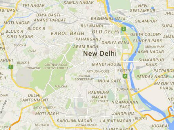 New Delhi: Oil tanker catches fire New Delhi: Oil tanker catches fire