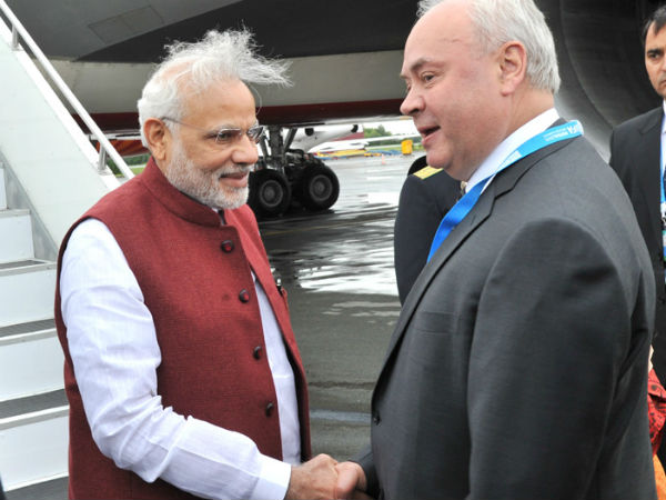 PM Modi being welcomed in Ufa