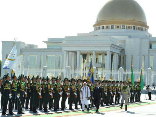 PM Modi gets ceremonial welcome