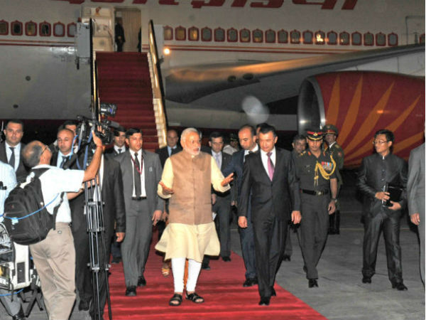 PM Modi at Dushanbe International airport