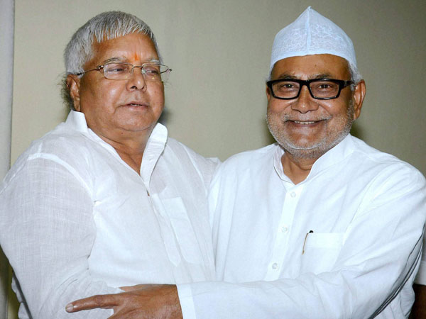 Lalu-Nitish gel well at Iftar