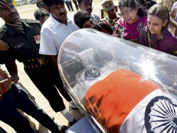 Nation bids a teary adieu to Kalam