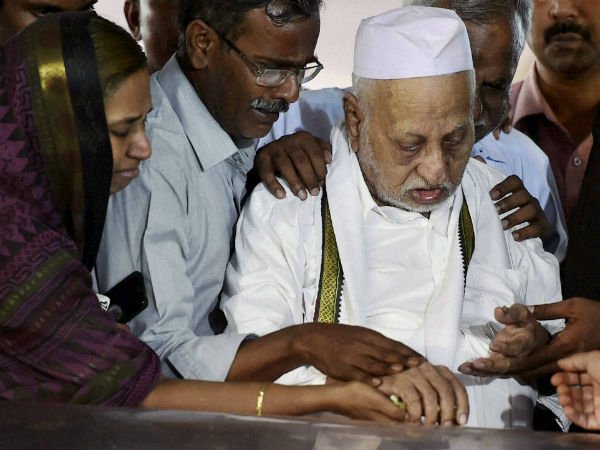 Nation bids a teary adieu to Kalam