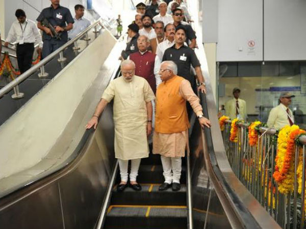 PM Modi travels in Delhi Metro PM Modi travels in Delhi Metro