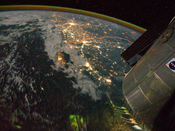 NASA image shows Ind-Pak border at night NASA image shows Ind-Pak border at night