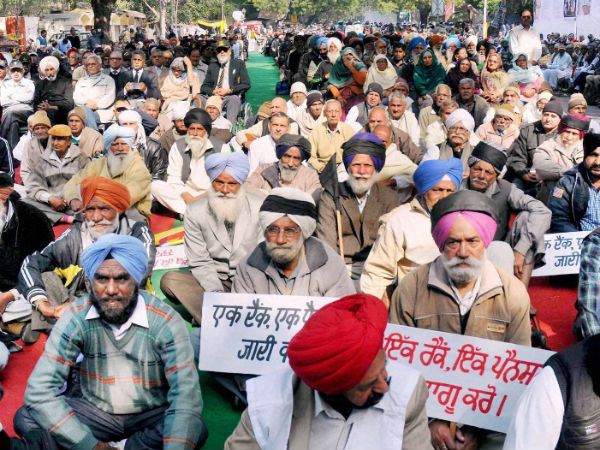 Mum: Ex-servicemen hold OROP rally Mum: Ex-servicemen hold OROP rally