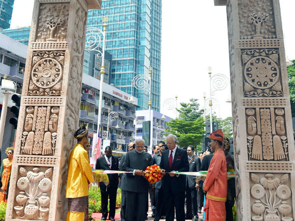 PM Modi, PM Razak inaugurate Torana Gate in Putrajaya, Malaysia