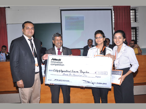 From left to right: Dr. Aman Sayed, general manager South Asia, Alltech, and Dr. H. Shivanna, vice chancellor, UAS GKVK, felicitating runner-ups of the Alltech Innovation Competition 2015 from University of Agricultural Sciences, Bengaluru. 