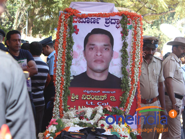 Last tributes to Lieutenant Colonel E K Niranjan