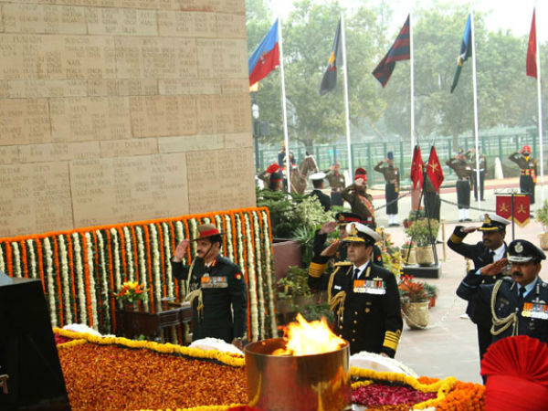 Three service chiefs pay homage at Amar Jawan Jyoti on Army Day