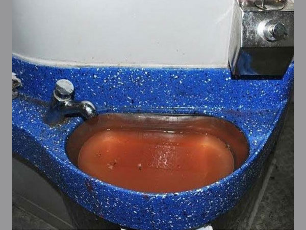 Dirty Pics: Modern Mahamana Express 'insulted' by passengers