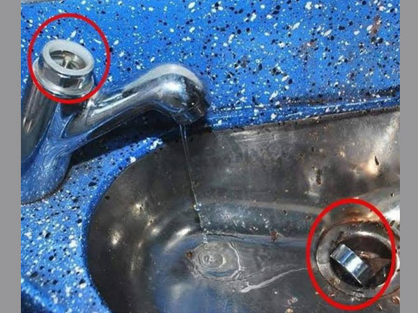 Dirty Pics: Modern Mahamana Express 'insulted' by passengers