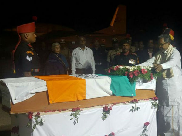 Karnataka CM pays last respect to Lance Naik Hanumanthappa Karnataka CM pays last respect to Lance Naik Hanumanthappa