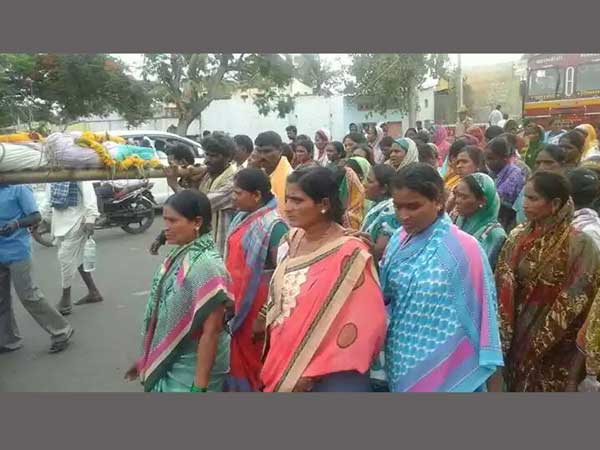 Anil Parasuram Metri's family