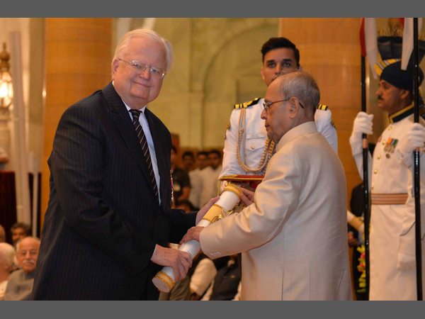 In pics: Rajinikanth, Priyanka get Padma awards