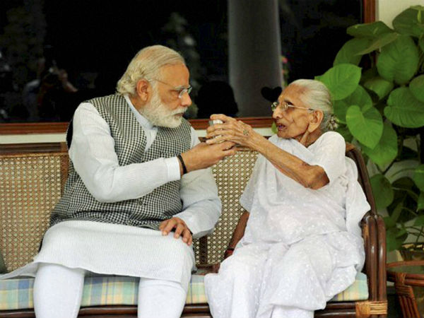 Pics: PM Modi spends quality time with his mother