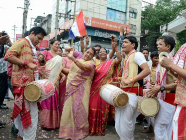 AGP party workers celebrating victory 