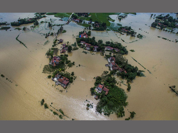 Four lakh people have been evacuated 