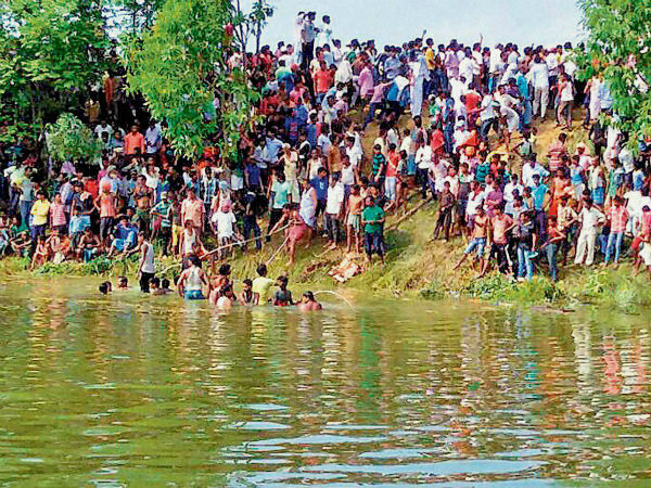 27 killed in bus accident