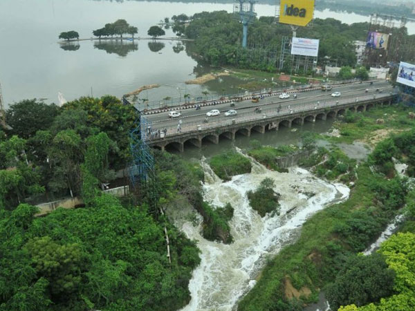 Hussain Sagar turns into a sea...literally