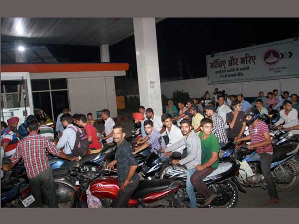  Jammu: People moving to safer places