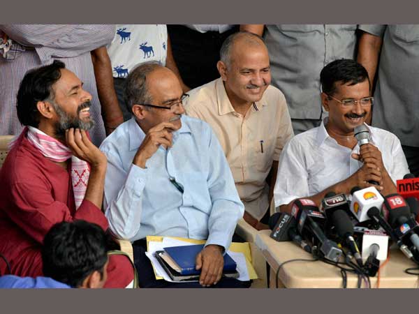 Swaraj Abhiyan launches party Swaraj Abhiyan launches party